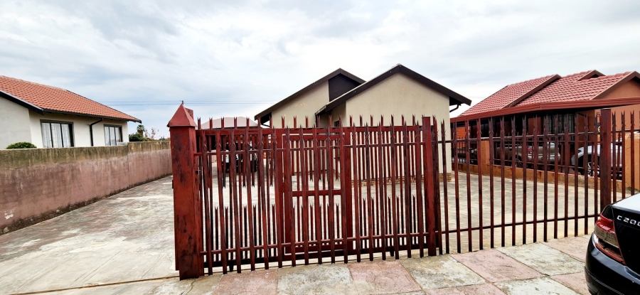 2 Bedroom Property for Sale in Tlhabane North West